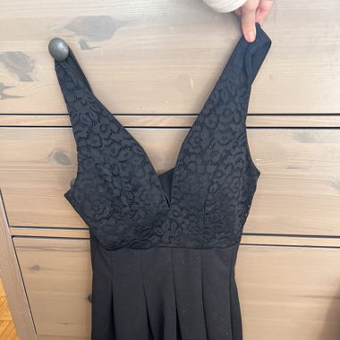 Robe, buste en dentelle 
