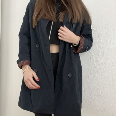 trench coat in navy with checkered details