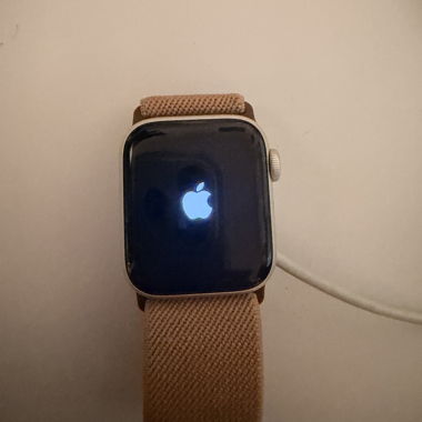 Apple montre intelligente avec bracelet en tissu