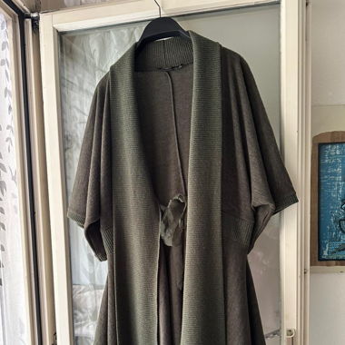 Asymmetrische Longjacke von der Firma Mat 