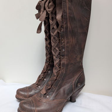 Lace-up ankle boots by Neocens