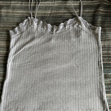 Tanktop grau mit Spitze L