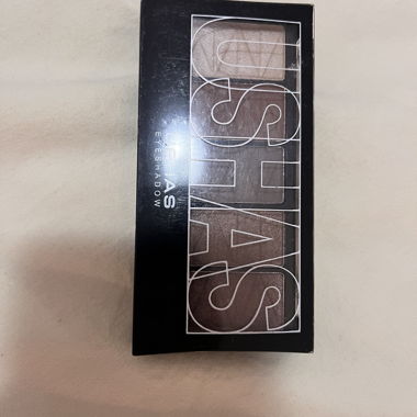 USHAS Eyeshadow Palette