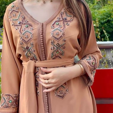Stickerei-Tunika-Kleid