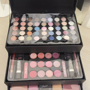 Zmile Cosmetics Makeup Kit