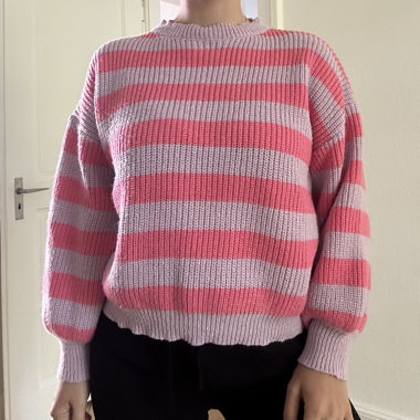 gestreifter strickpullover rosa