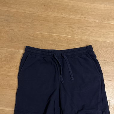 baggy shorts