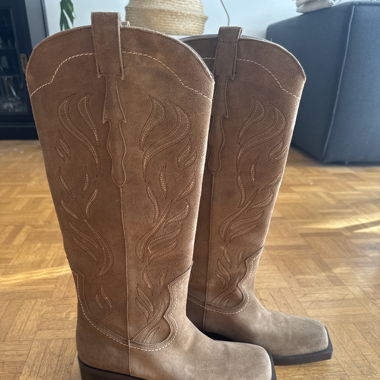 Cowboy boots 