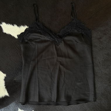 Top in pizzo nero