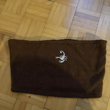 Haut marron avec motif