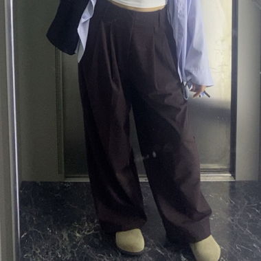 Pantaloni marroni a vita alta