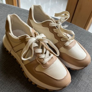 Basket beige et blanches