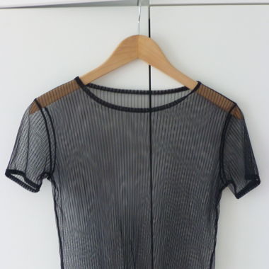 Transparentes schwarzes T-Shirt