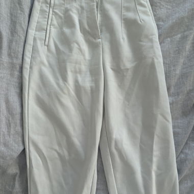 White AMISU trousers Gr. 32
