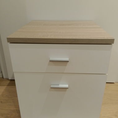 Comodino con 2 cassetti