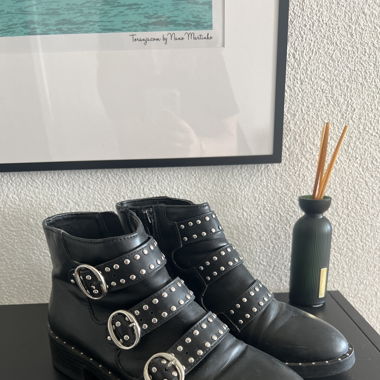 Black boots
