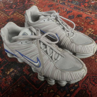 nike shox grey