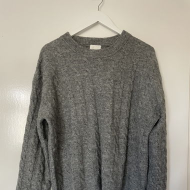 cozy grey cableknit sweater 