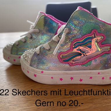 Shoes with Light Function