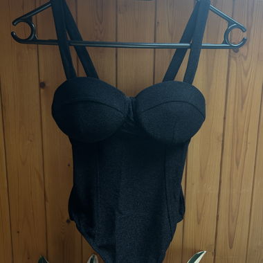Body noir à paillettes
