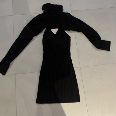 Robe ensemble noir avec semi pull 
