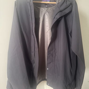 Veste de randonnée Patagonia grise avec capuche