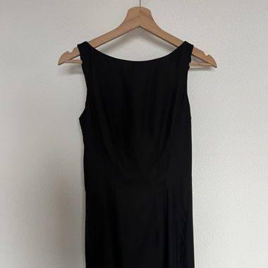 Schwarzes mitellanges Kleid von Tommy Hilfiger