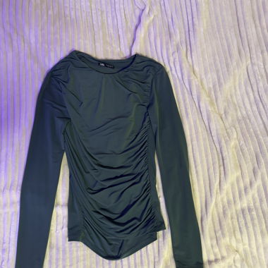 Top plissettato manica lunga Zara verde