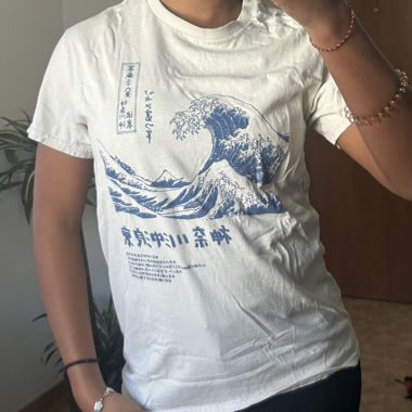 T-shirt grafica bianca