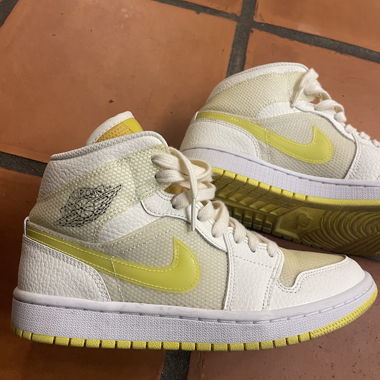 Air Jordan Mid SE, taglia 38