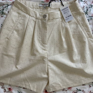 Pantaloncini Morgan beige con strass