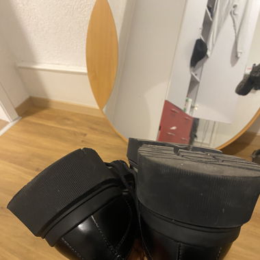 paire de chaussures cuir noir 