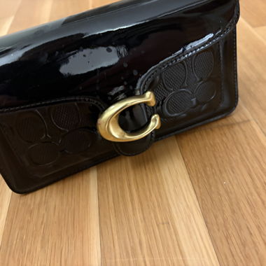 Borsa a tracolla Coach Tabby in pelle Signature nera