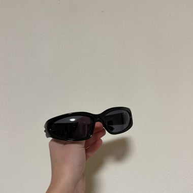 Black glasses