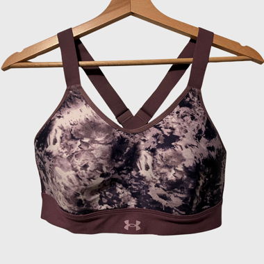 Under Armour sports bra (M)