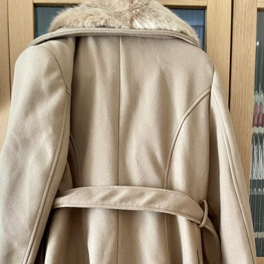 Mantel Beige