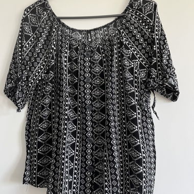 Black and white T-shirt
