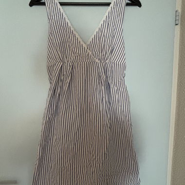Gestreiftes Sommerkleid