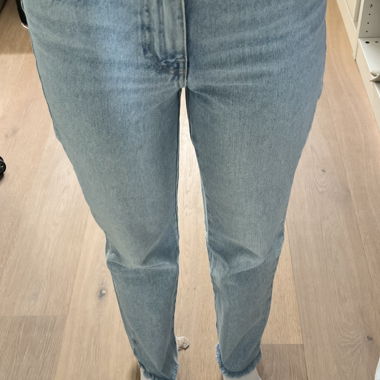 Hellblaue Zara Jeans