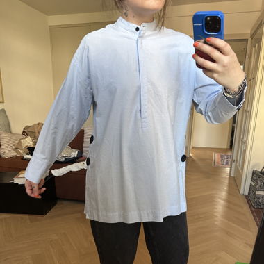Light blue ZARA shirt with cool buttons | Size M