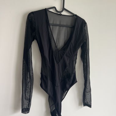 Schwarzer Mesh-Body