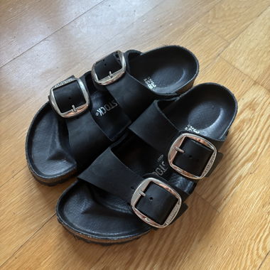 Schwarze Birkenstock-Sandalen