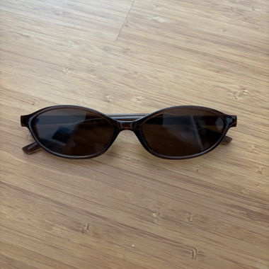 Lunettes de soleil brunes