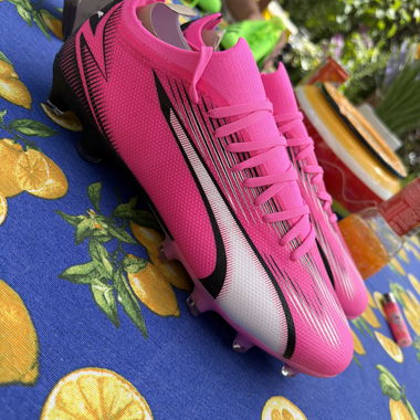 Scarpe da calcio rosa Puma
