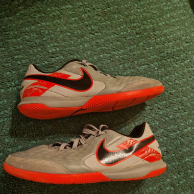 Hallenschuhe- (Nike Tiempo)
