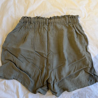 Leichte Shorts olivgrün