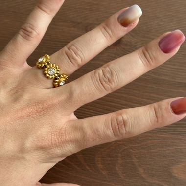 9 Gold-Colored Floral Ring