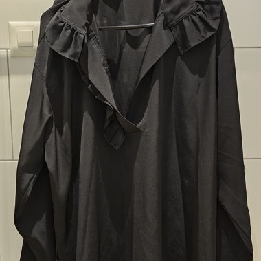 schwarze Lang-Bluse (Kleid auch mögl)