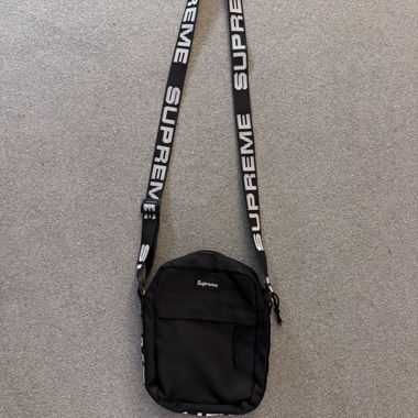 Supreme shoulder bag ss18