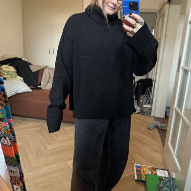 Oversized Black turtleneck | Size XL